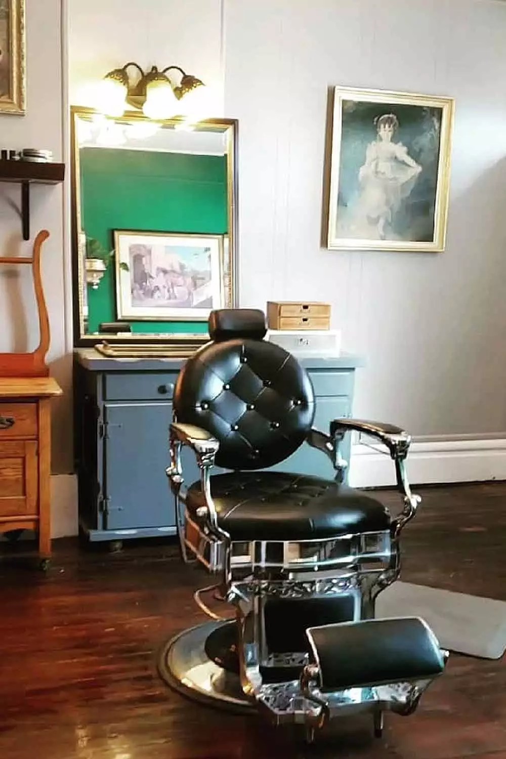 Goodfellows Tonsorial Parlor - A Classic Barber Experience 1