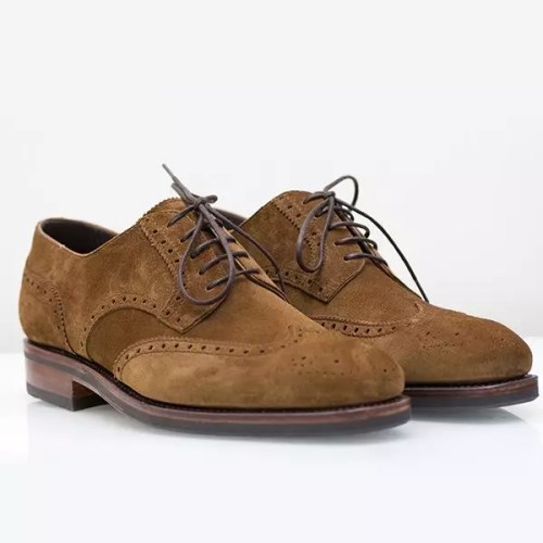 Contrast Sole Brogues & How To Wear Them #businesscasualshoes