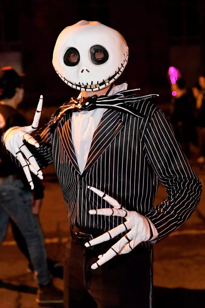 Jack Skellington Halloween Costume Ideas #halloweencostumeideasmen #menshalloweencostumes #halloweencostumesformen