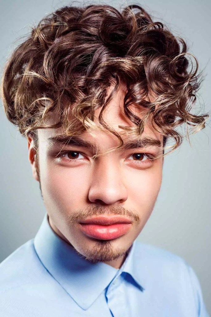 Shiny Curls #jewfro #curlyhairmen #curlymen 