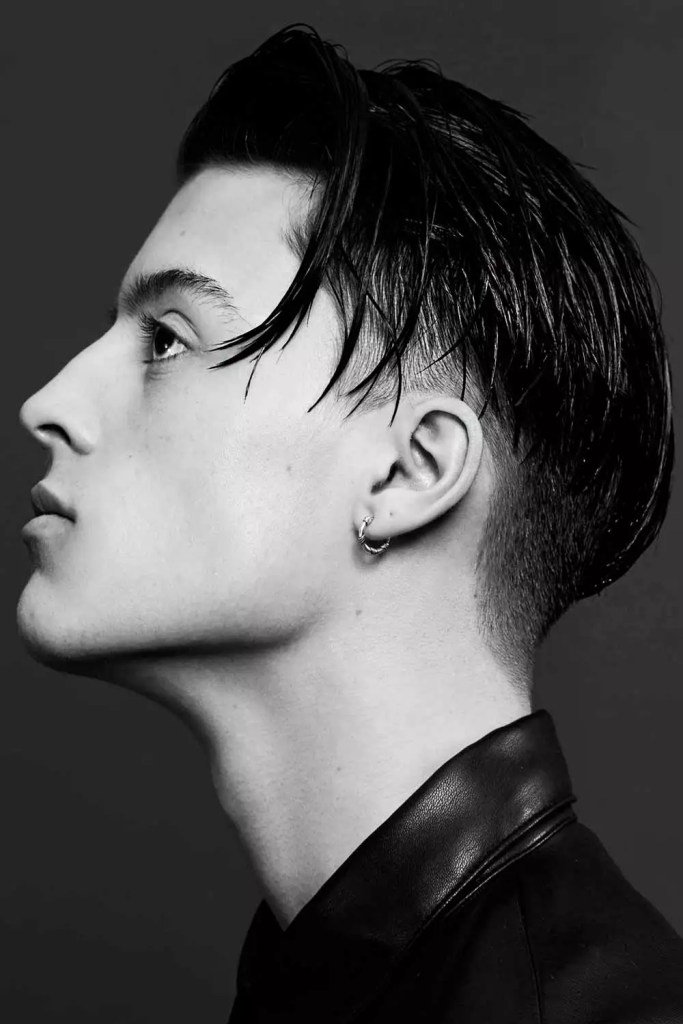 Modern Slicked Back Undercut #promhairstyles #promhairstylesformen #formalhairstyles #mensformalhairstyles