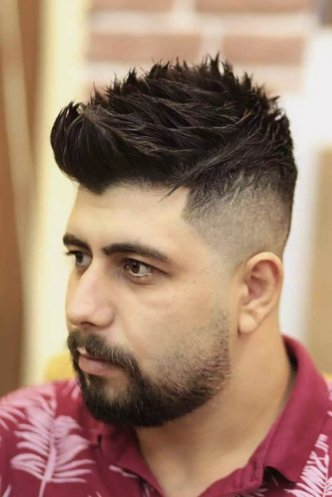 Faux Hawk Haircut For Round Face Men #roundface #roundfacehaircut #roundfacehairstyle
